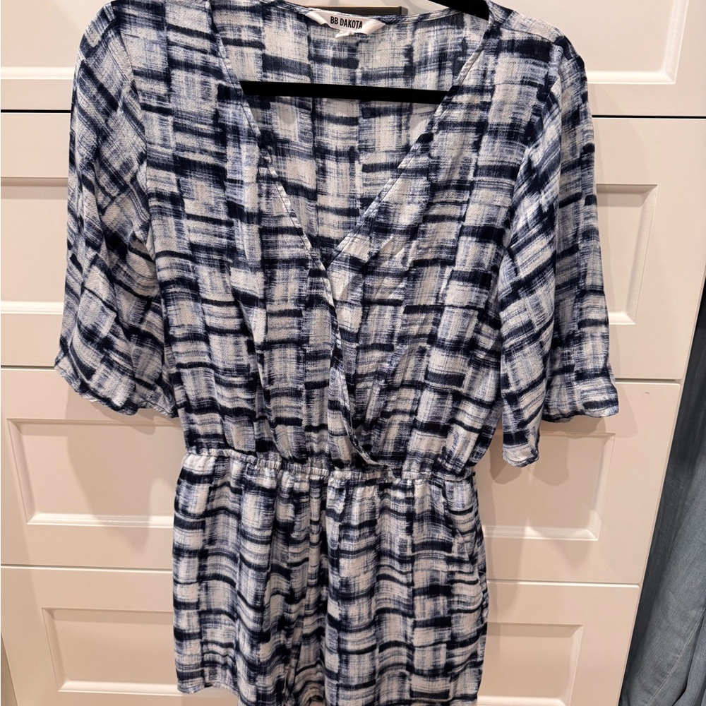 BB Dakota Navy and White Tie-Dye Top